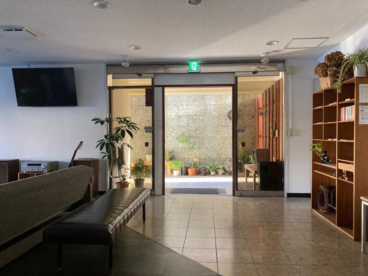 J-Hoppers Beppu Guesthouse ジェイホッパーズ別府ゲストハウス Bagian luar foto