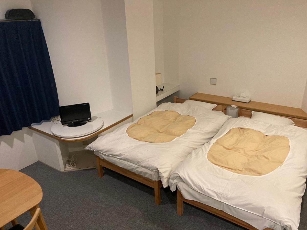 J-Hoppers Beppu Guesthouse ジェイホッパーズ別府ゲストハウス Bagian luar foto