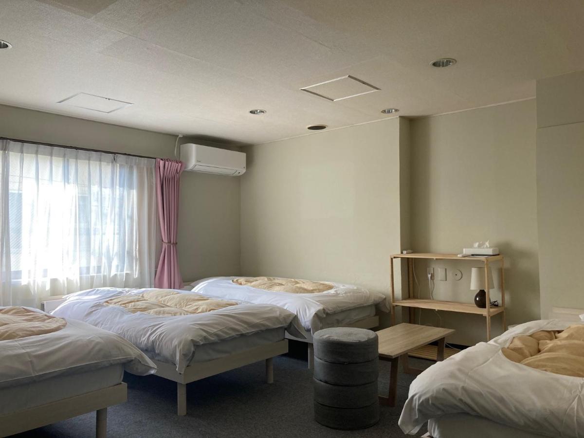 J-Hoppers Beppu Guesthouse ジェイホッパーズ別府ゲストハウス Bagian luar foto
