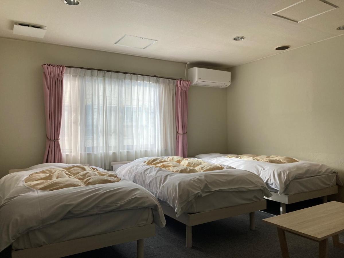 J-Hoppers Beppu Guesthouse ジェイホッパーズ別府ゲストハウス Bagian luar foto