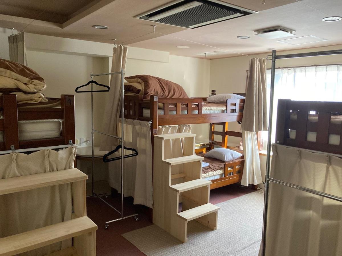 J-Hoppers Beppu Guesthouse ジェイホッパーズ別府ゲストハウス Bagian luar foto